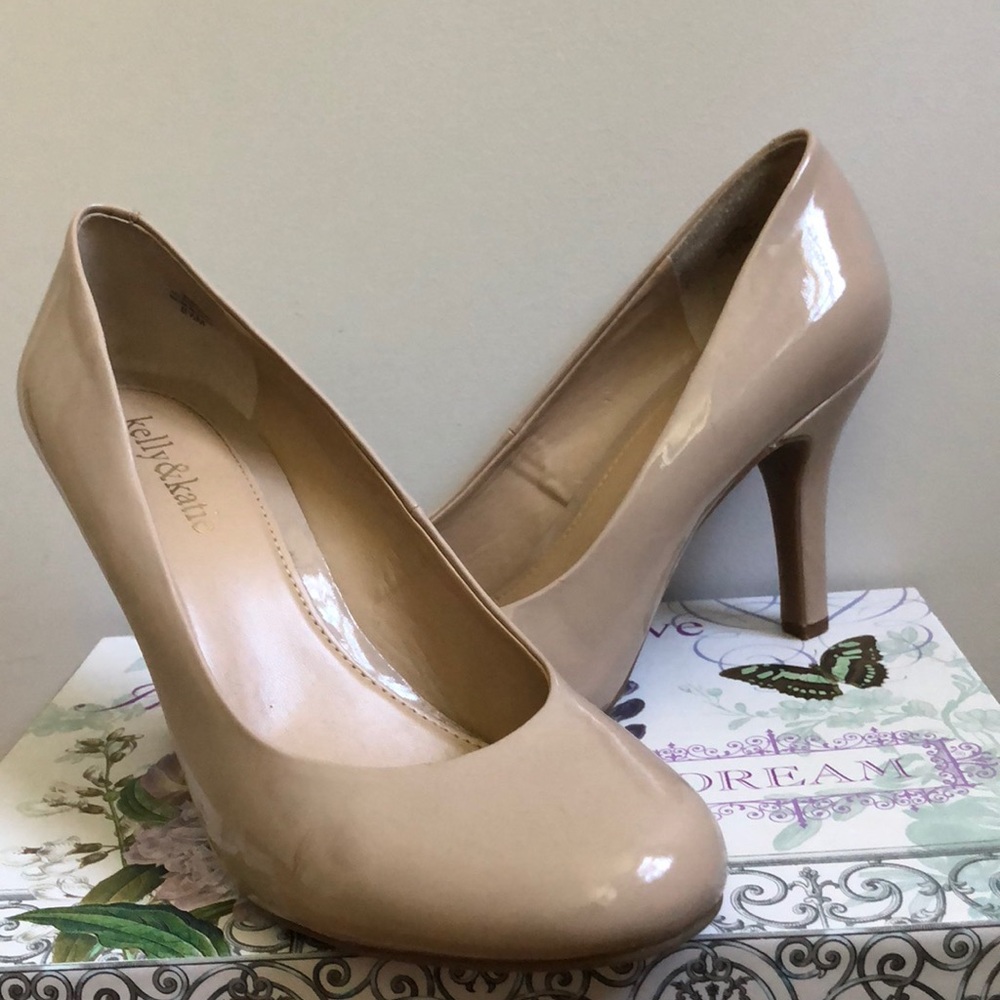 Kelly and Katie Nude Heels